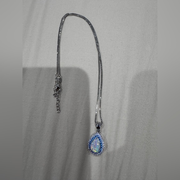 Jewelry - Sterling Silver Women’s Elegant Blue and Silver Pendant Necklace New